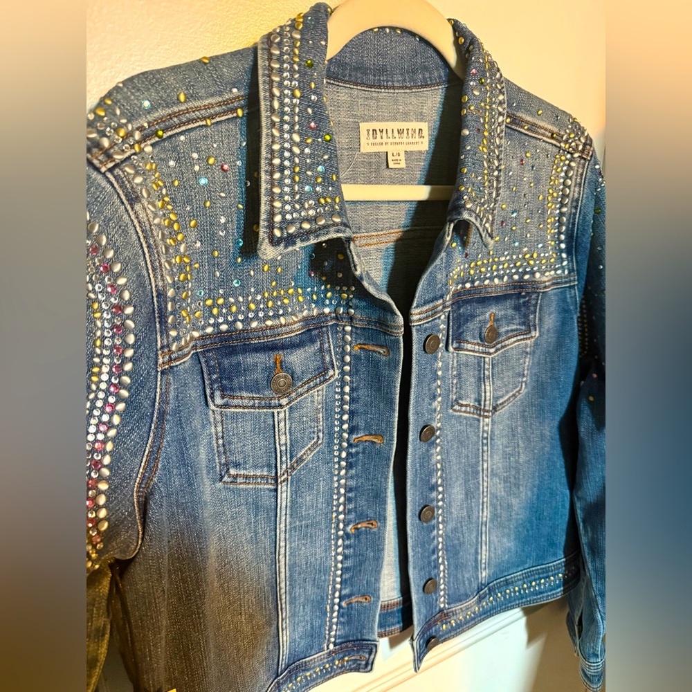 Idyllwind Shiloh Rhinestone Denim Jacket – Size L (NWT)